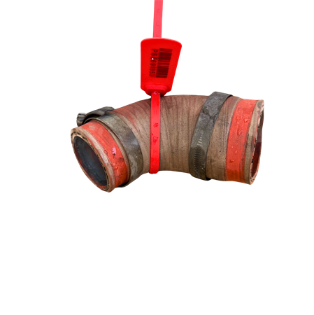 Tryckslang från laddtryckskylare till turbon